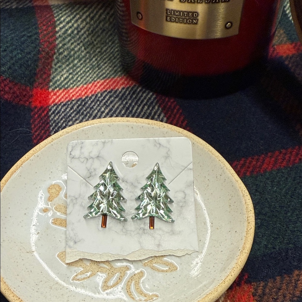 Elegant Christmas Tree Earrings